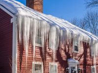 Image showing a home with an ice dam problem